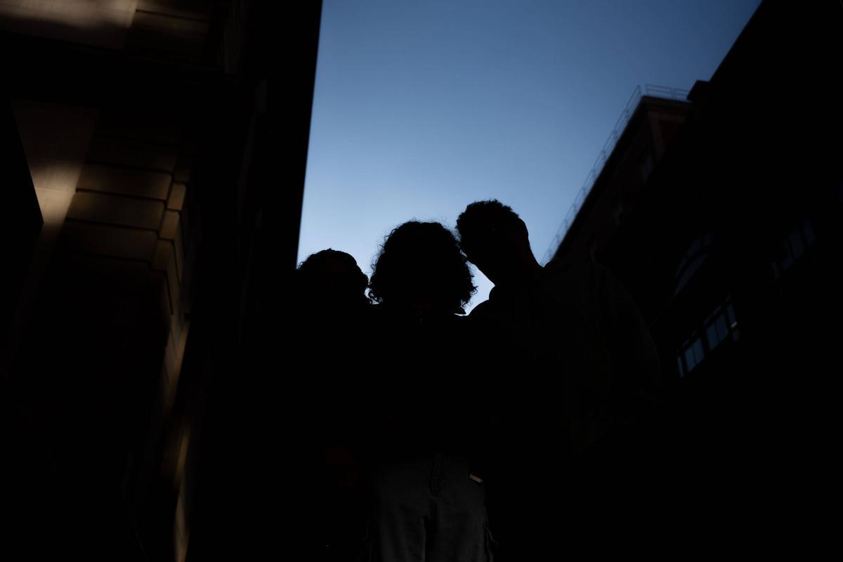 Barcelona. 08/02/2025. Sociedad. Una familia denuncia el estado de las pensiones del ayuntamiento después de pasar un año y medio en una de ellas. AUTOR: Marc Asensio Ajuntament de Barcelona, Barcelona, Catalunya, dignidad, España, familia, habitación, maltrato, pensiones, salud mental, vivienda, sociedad