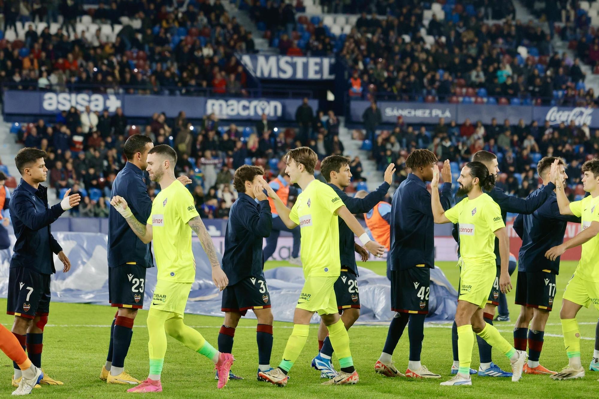 Partido de Copa del REy entre el Levante UD y el SD Amorebieta en imágenes