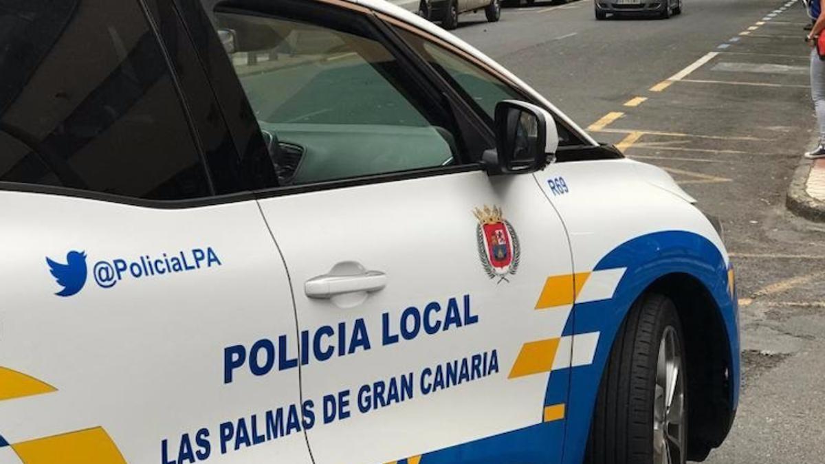 Un coche de la Policía Local de Las Palmas de Gran Canaria, en una imagen de archivo