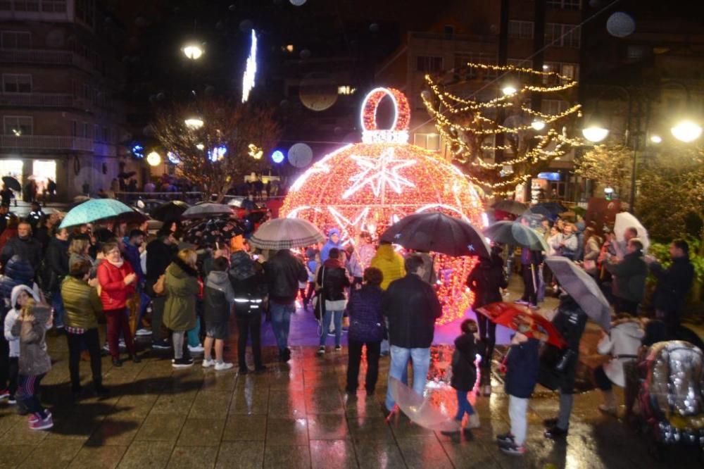 Cangas ya luce al completo. // Gonzalo Núñez