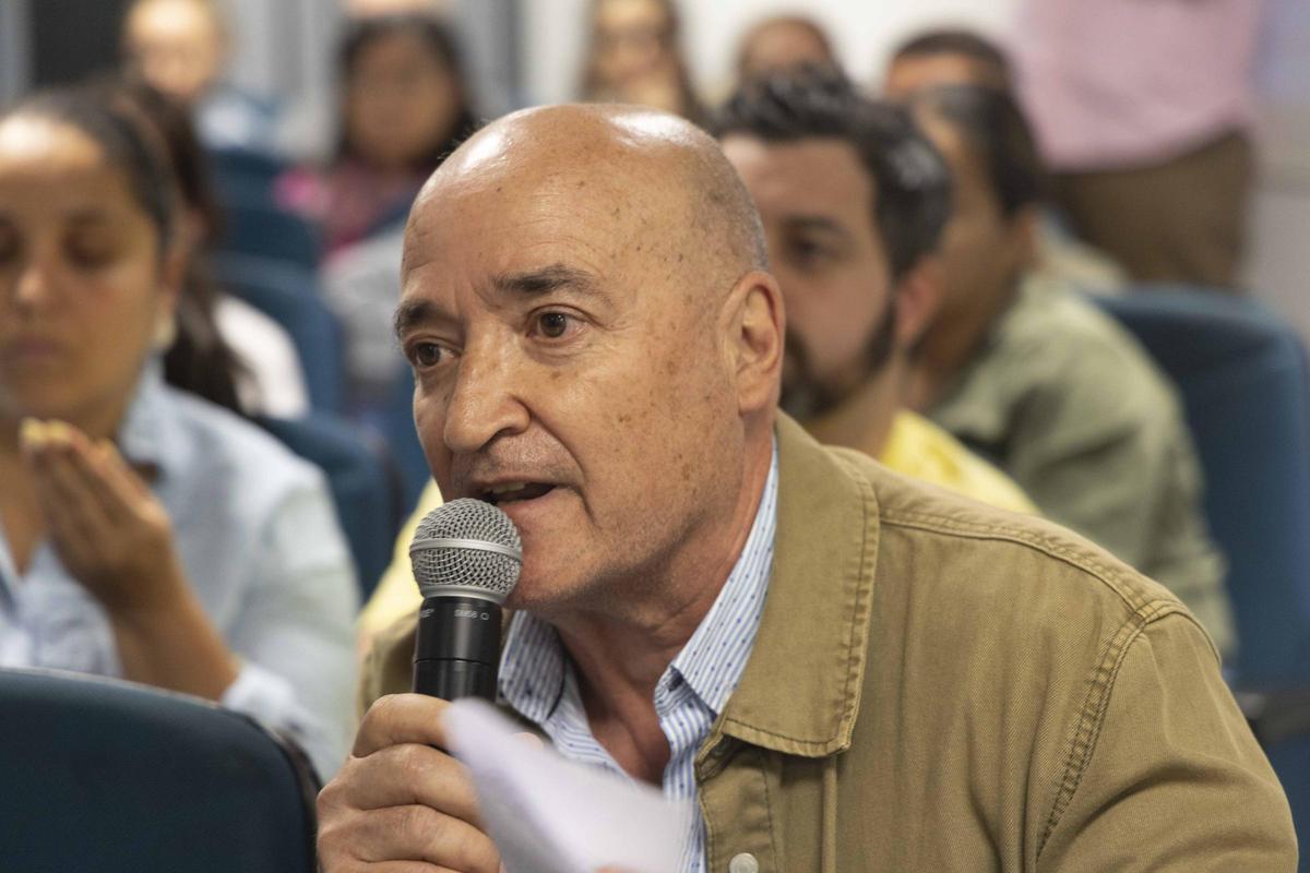 Una tensa asamblea de Hogueras