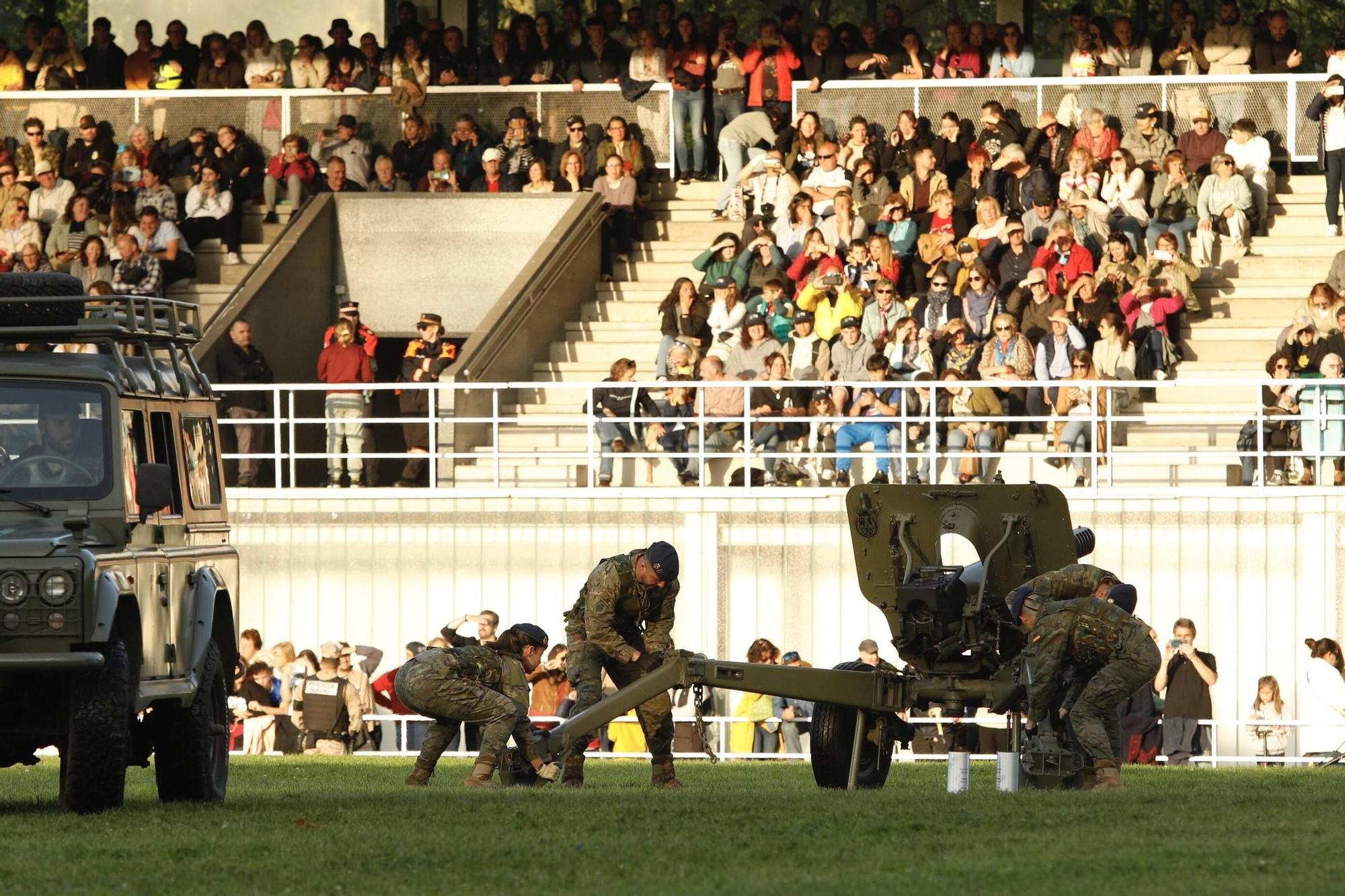 En imágenes | Exhibición militar en Las Mestas (Gijón)