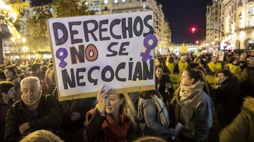 Miles de personas piden en Madrid que no se negocien derechos de las mujeres