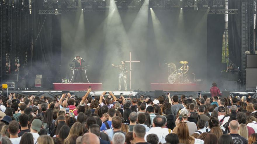 El recinto abarrotado, ayer, en el concierto de Siloé | Roi Cruz