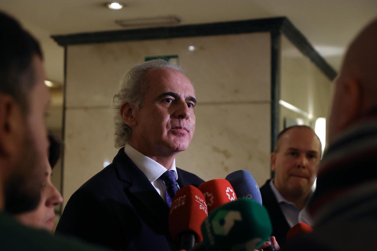El consejero de Sanidad de la Comunidad de Madrid, Enrique Ruiz Escudero,