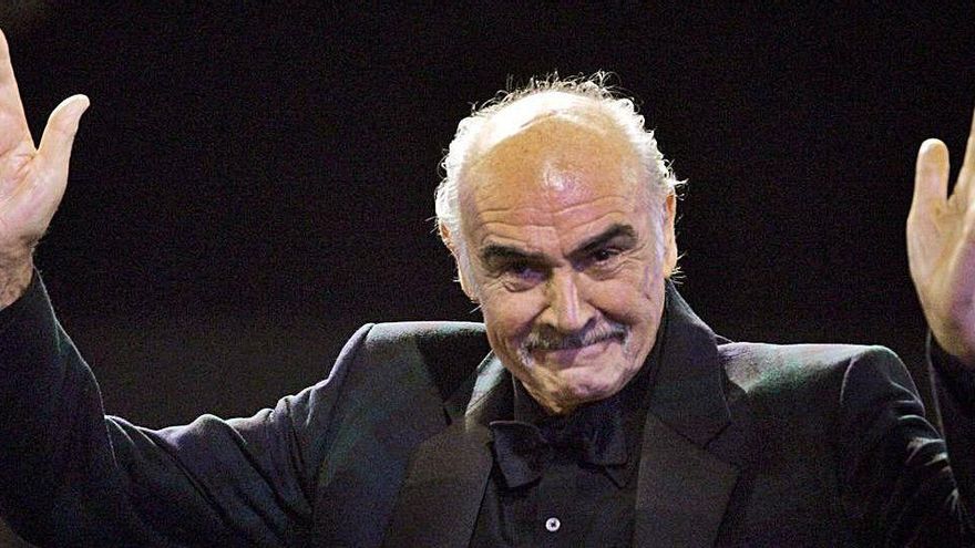 Sean Connery a Berlín, el 2005, quan va rebre el premi de l&#039;Acadèmia de Cinema Europeu per la seva carrera i la seva versatilitat interpretativa