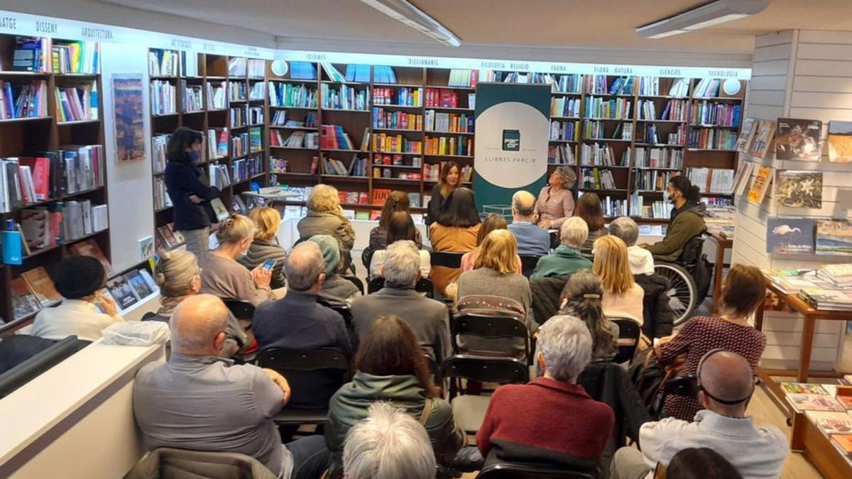 La periodista Txell Feixas presenta el seu llibre «Dones valentes» a la llibreria Parcir de Manresa | ARXIU PARTICULAR