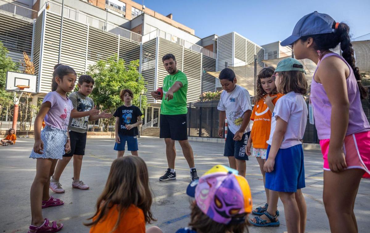 Casals i esplais alerten que el seu finançament està "en risc"