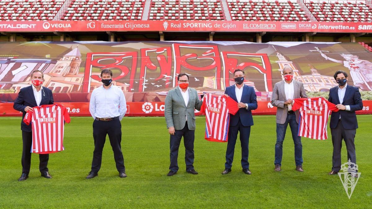 Presentación de la camiseta del Sporting para esta temporada