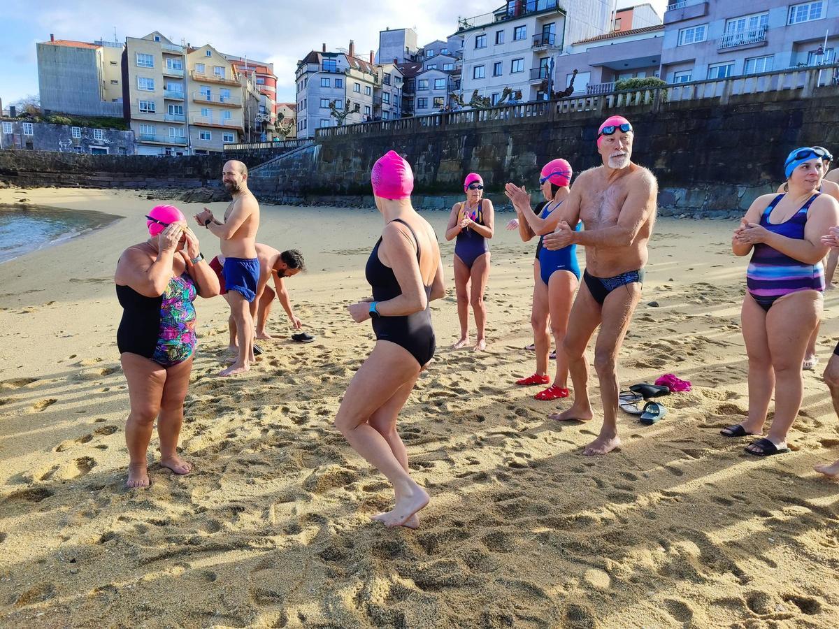 Un chapuzón reivindicativo en Pescadoira (Bueu) por el Día de Reyes Un chapuzón reivindicativo en Pescadoira (Bueu) por el Día de Reyes