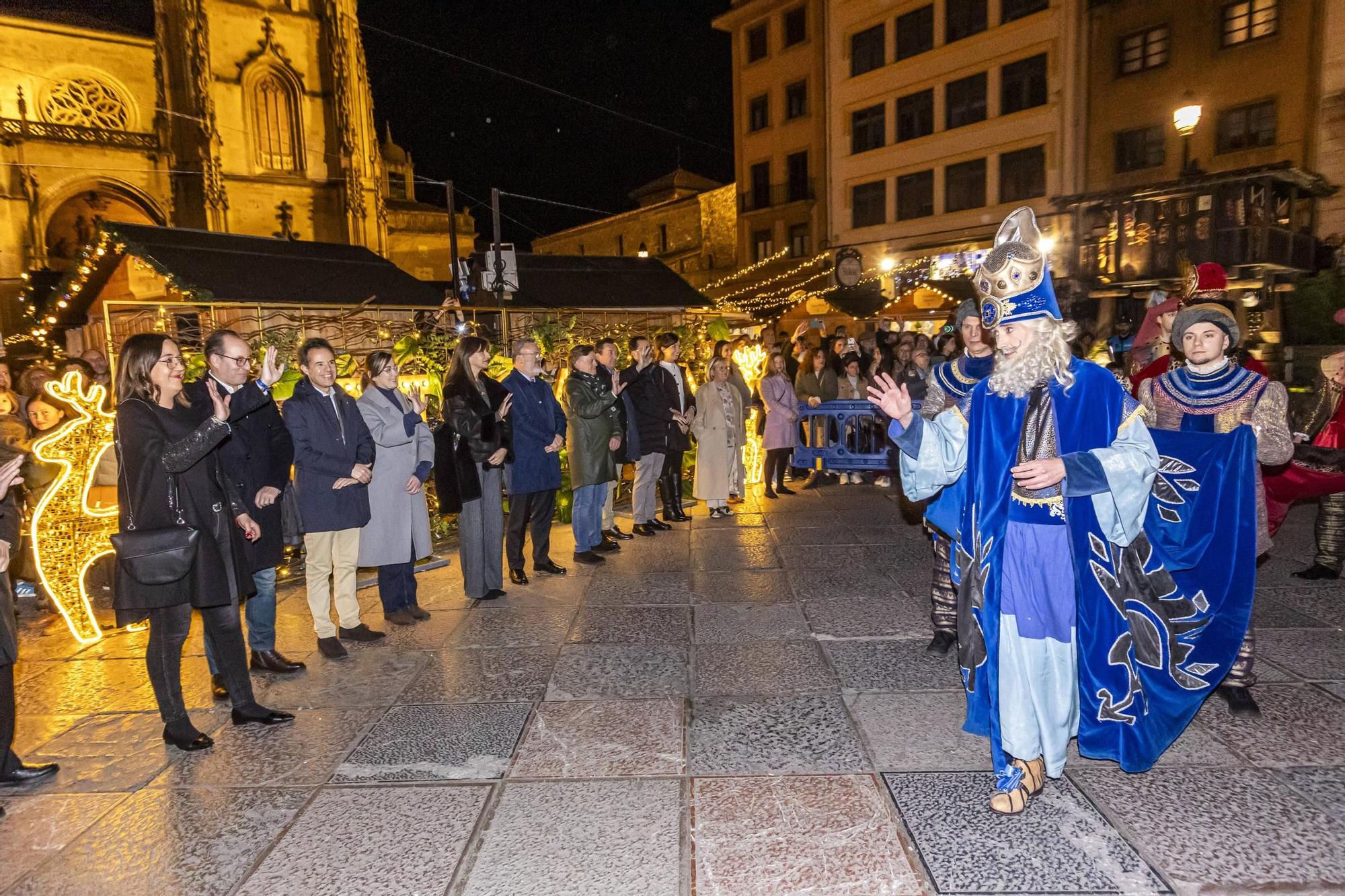 EN IMÁGENES: La cabalgata de los Reyes Magos en Oviedo