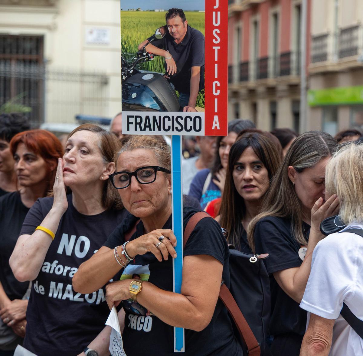 Las asociaciones de víctimas de la dana protestan en Alicante