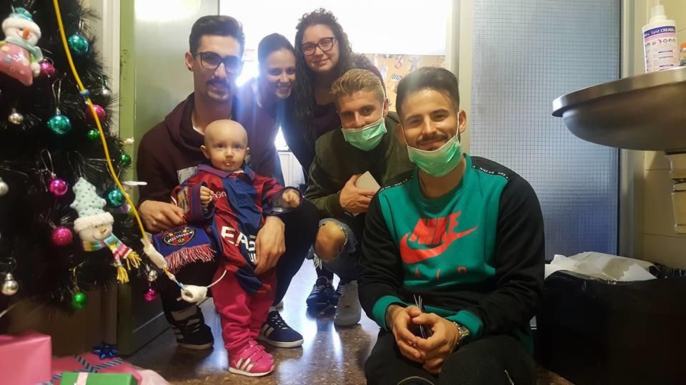 Los jugadores del Levante UD visitan el hospital