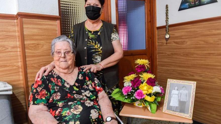 Con varias pandemias a cuestas - La Provincia - Vimarsana News