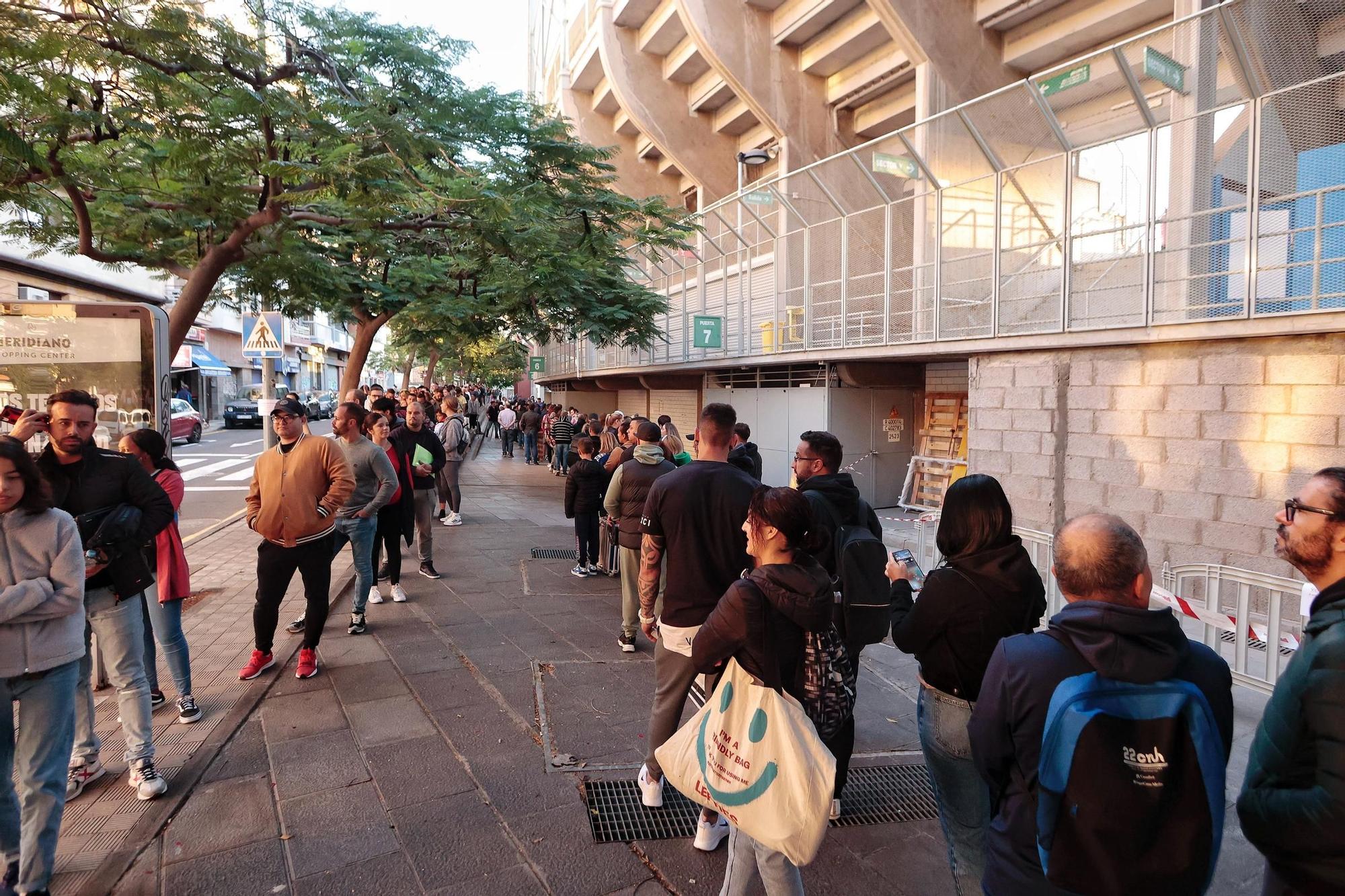 Colas para una entrada para ver a los Reyes Magos en Tenerife