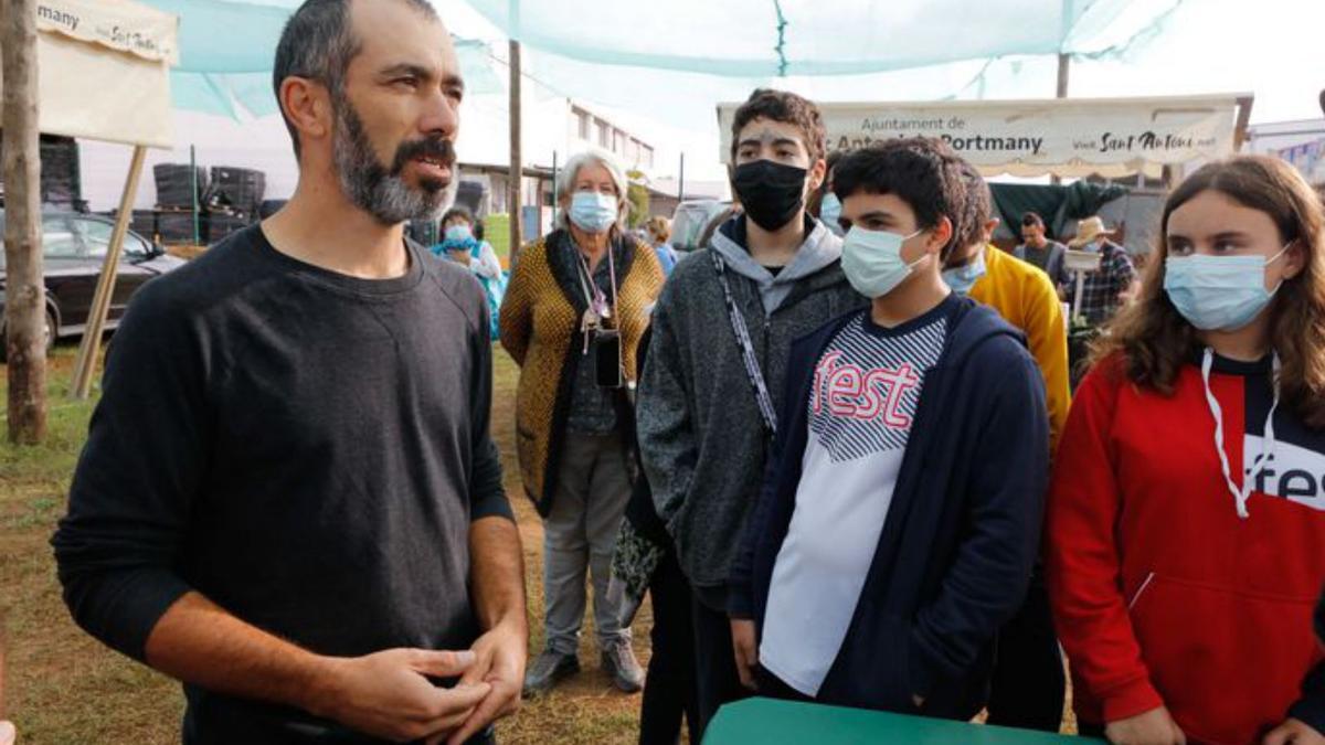  Vicent Marí ‘Palermet’ explica cómo se celebraba tradicionalmente Tots Sants en Eivissa.