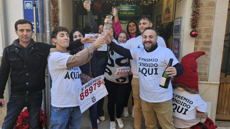 Celebración del Gordo y dos quintos premios en Alfara del Patriarca