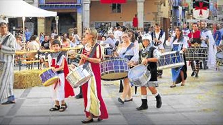 Sant Mateu regresa al medievo con más de 100 expositores