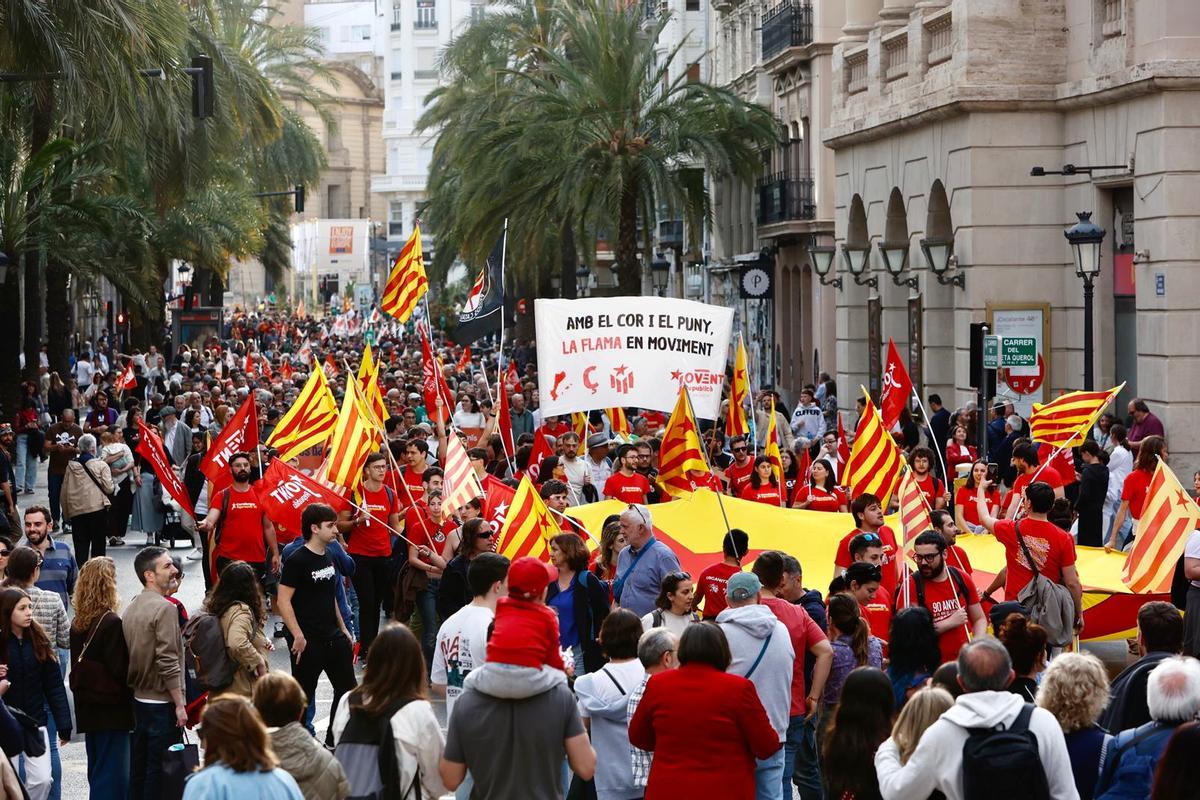 La manifestación del 25 d'Abril en València, en imágenes La manifestación del 25 d'Abril en València, en imágenes