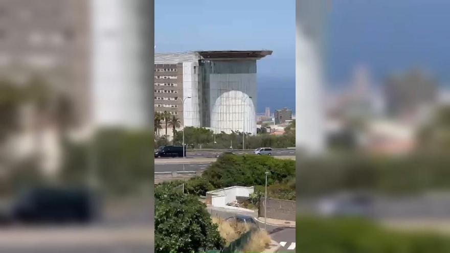 al abandona Santa Cruz de Tenerife tras la multitudinaria misa en el Puerto