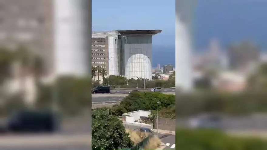 La comitiva papal abandona Santa Cruz de Tenerife tras la multitudinaria misa en el Puerto