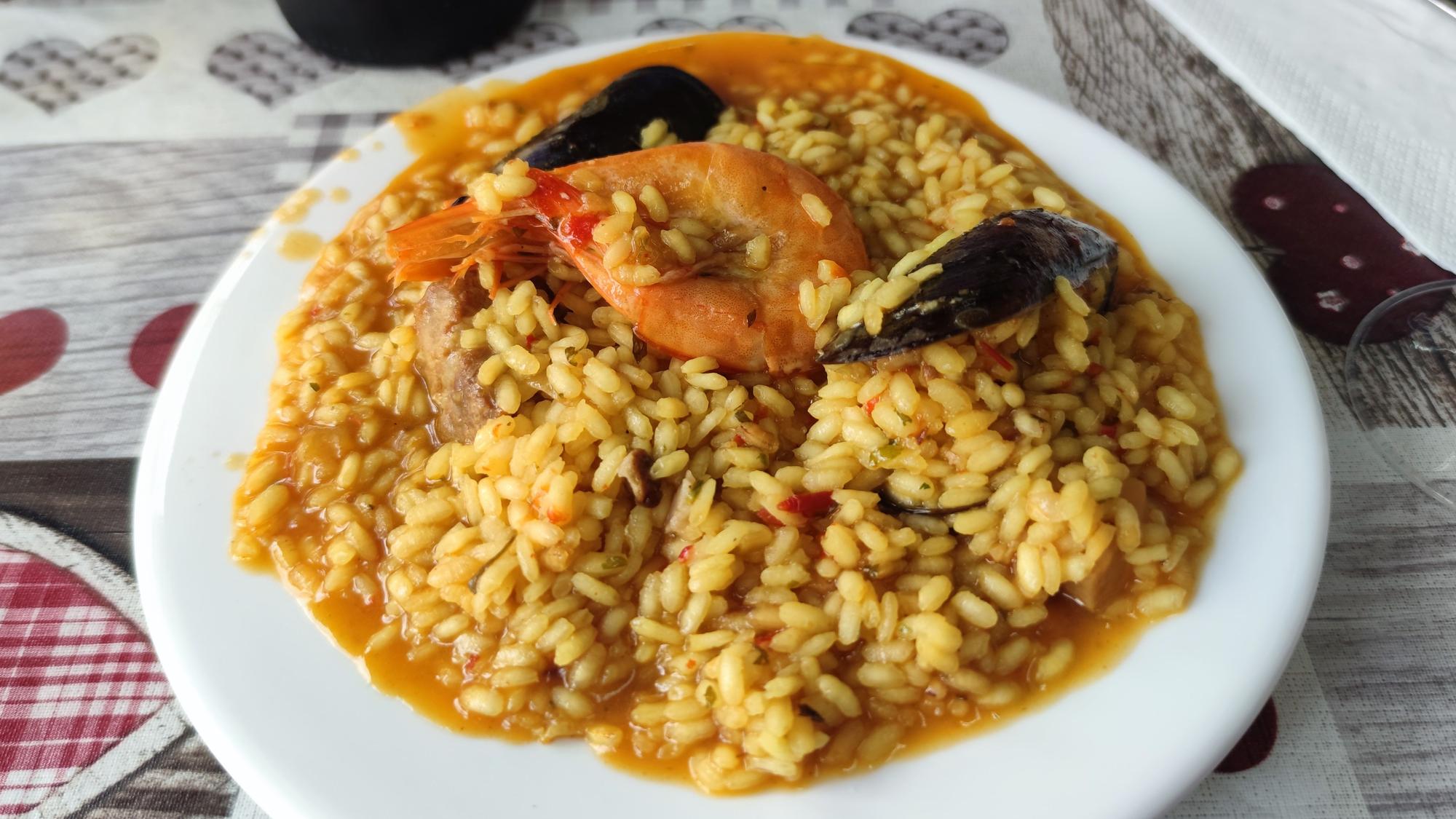 Arroz del menú de mediodía del Bar Restaurant Azul.