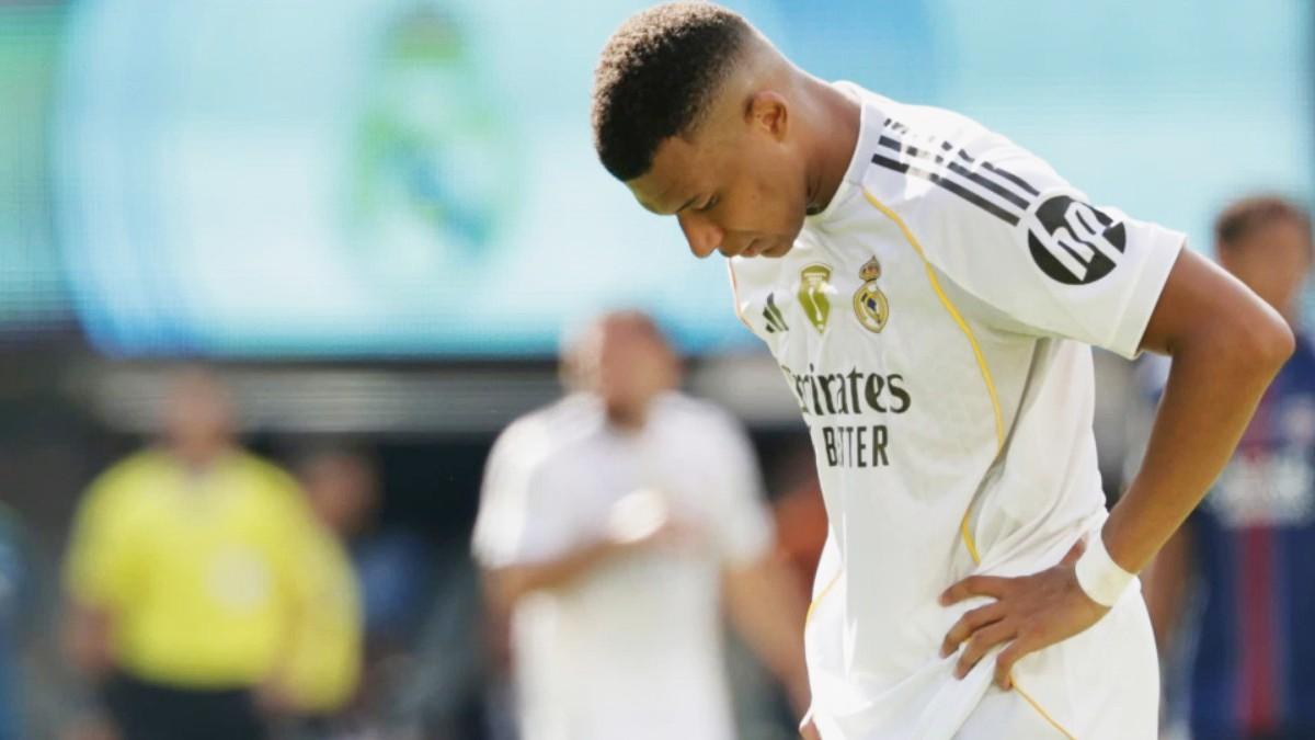 Mbappé cabizbajo tras caer con su ex equipo el PSG