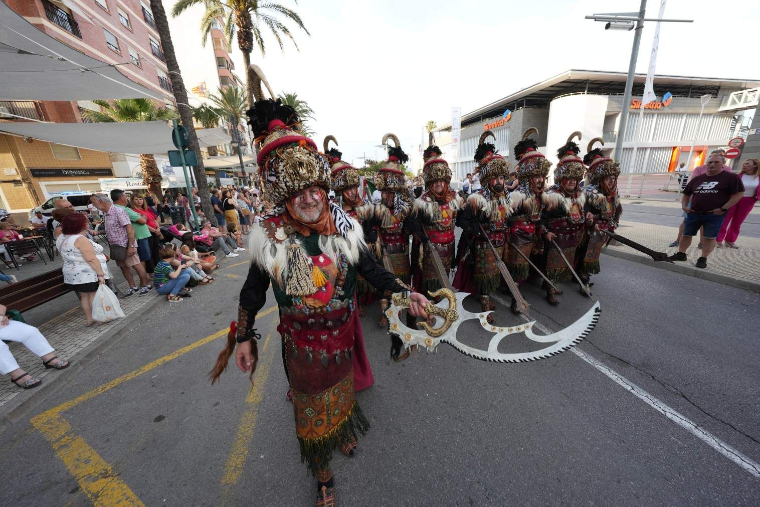 El Grau da inicio a las fiestas de Sant Pere con pólvora, bous y música