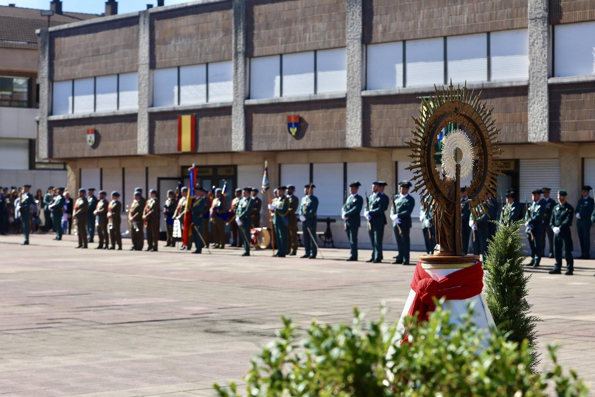 EN IMÁGENES: Desfile de la Guardia Civil en Oviedo por el día de la Hispanidad