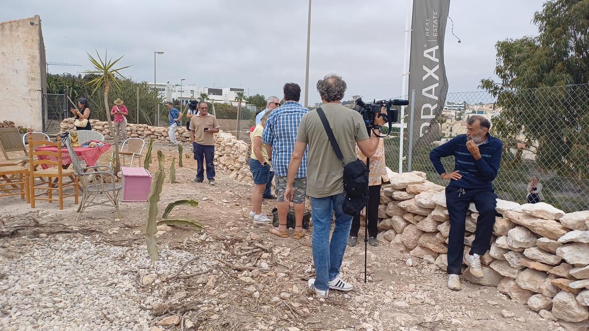 La Policía Local y la Guardia Civil detienen a las dueñas de la casa Langostina cuando itentaban evitar la ocupación de una parcela