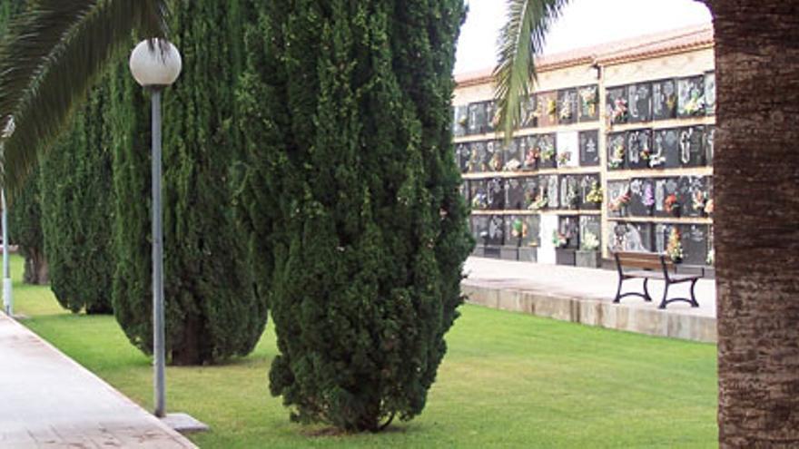 La Pobla cede terrenos a la Parroquia de Sant Josep para que amplíe el cementerio