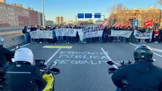 Directo | Educació cifra en un 7% el seguimiento de la huelga de profesores, que se manifiestan este mediodía