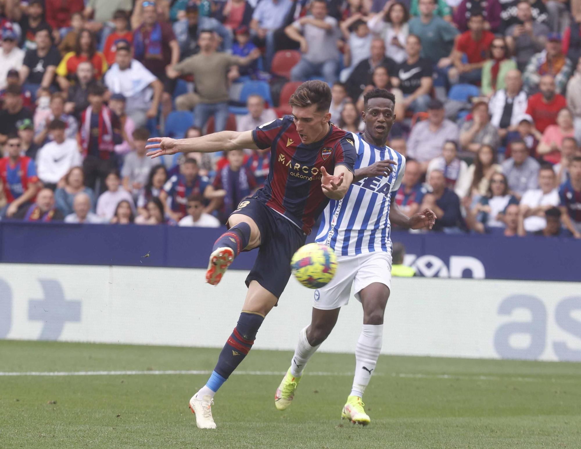 Las mejores imágenes del Levante UD - Deportivo Alavés