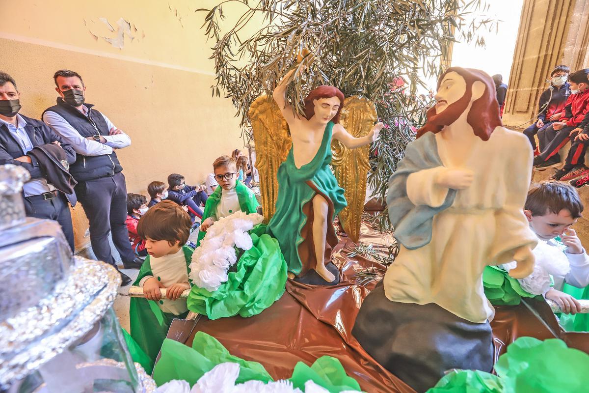 Procesión de los alumnos del colegio Diocesano de Santo Domingo de Orihuela