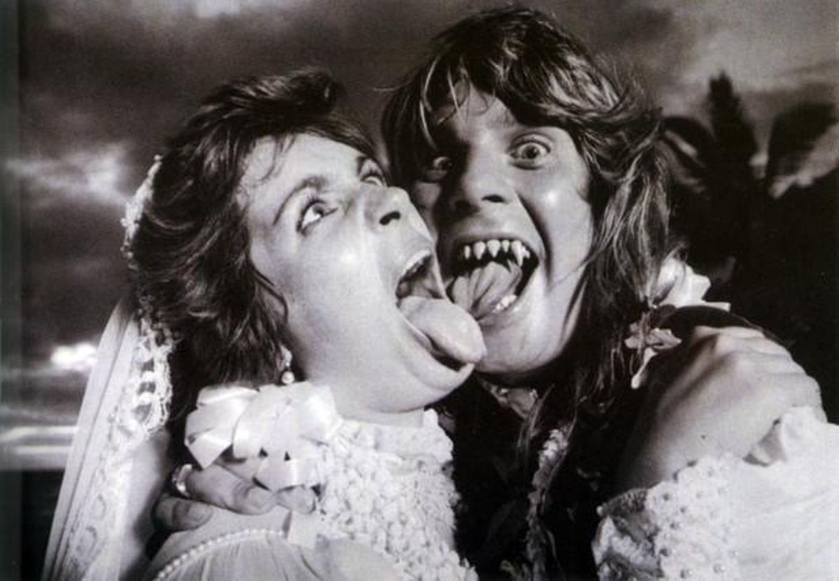 Ozzy Osbourne, el dia del seu casament amb Sharon, en una imatge del seu llibre ’I am Ozzy (confesso que he begut)’. Ozzy Osbourne, el dia del seu casament amb Sharon, en una imatge del seu llibre ’I am Ozzy (confesso que he begut)’.