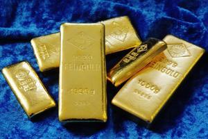 Los españoles se encuentran bajo custodio por tratar de comercializar oro de forma ilegal.