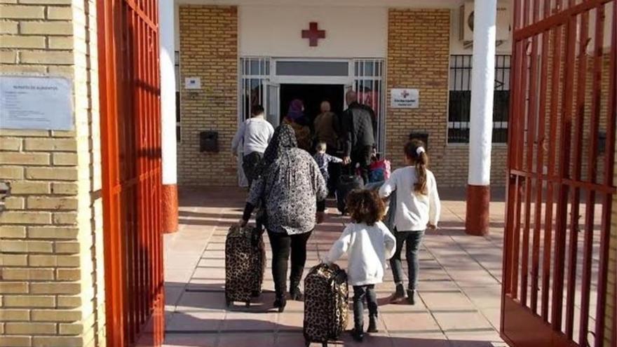 Voluntarios de Cruz Roja piden una atención continua a refugiados