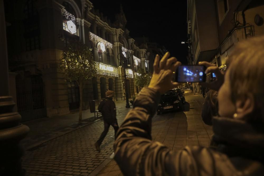 Avilés enciende sus luces de Navidad.