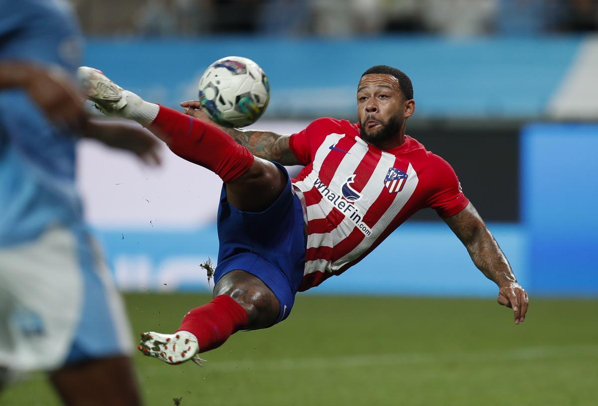 Memphis, en una acción del amistoso de pretemporada entre el Atlético y el Manchester City.