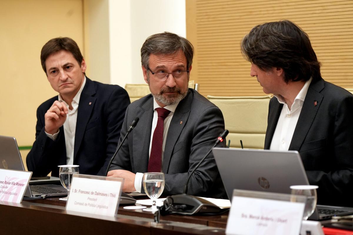 El conseller de Política Lingüística, Francesc Xavier Vila, durante la comisión para explicar los presupuestos