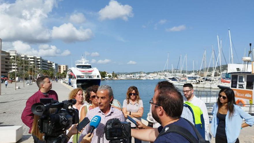 Gianandrea di Terlizzi y sus compañeros, este mediodía en el puerto de Vila.