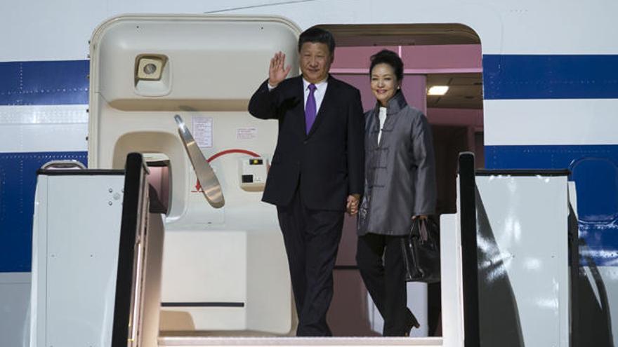 Llegada del presidente de la República Popular China, Xi Jinping, al aeropuerto de Gran Canaria.