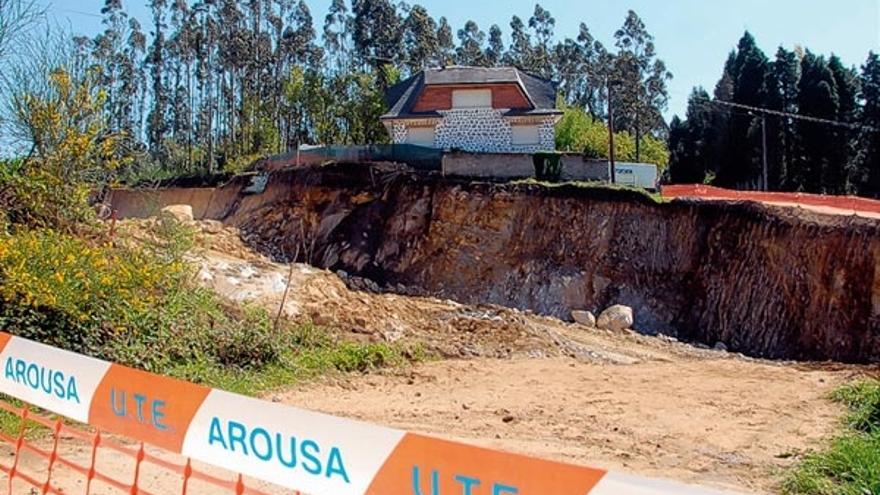 La vivienda de Guillán afectada por la variante aguanta otra carga explosiva