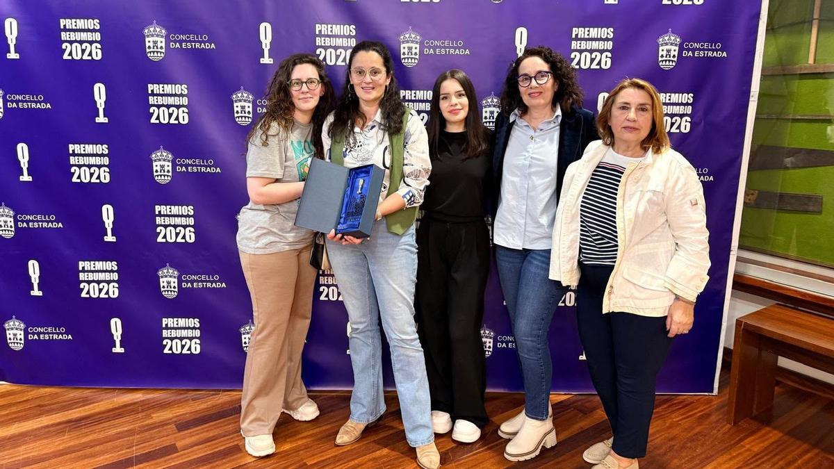 El equipo de Patiñas da Estrada en los Premios Rebumbio.