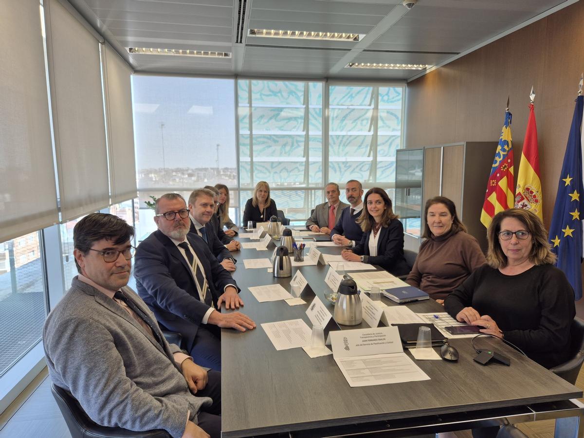 Una imagen de la reunión de la comisión mixta celebrada entre Justicia y el TSJ.