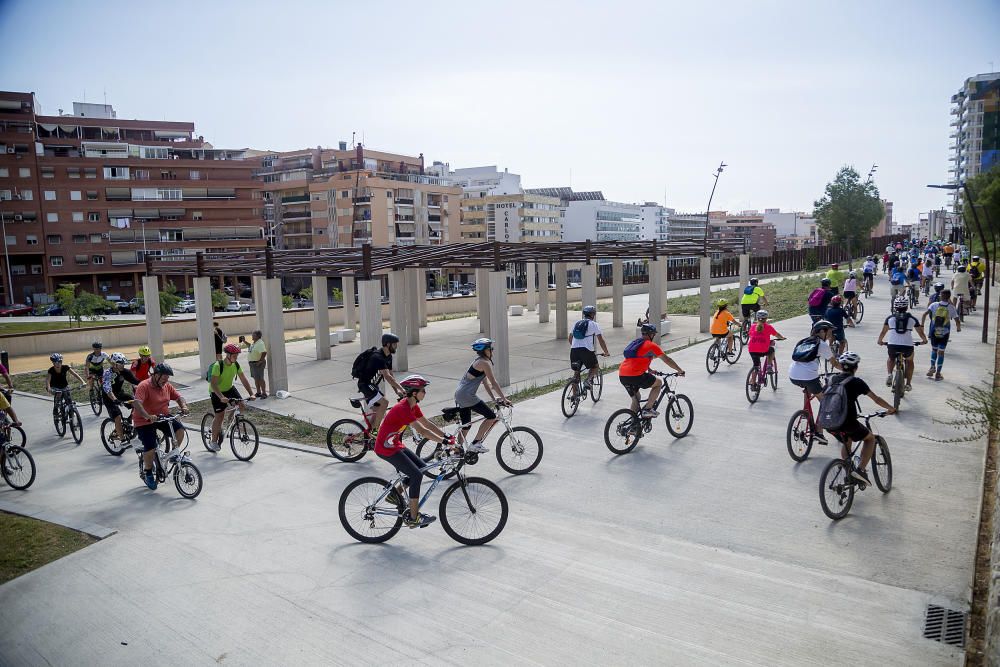 El municipio celebró este domingo el Día de la Bicicleta desde el parque de Foietes