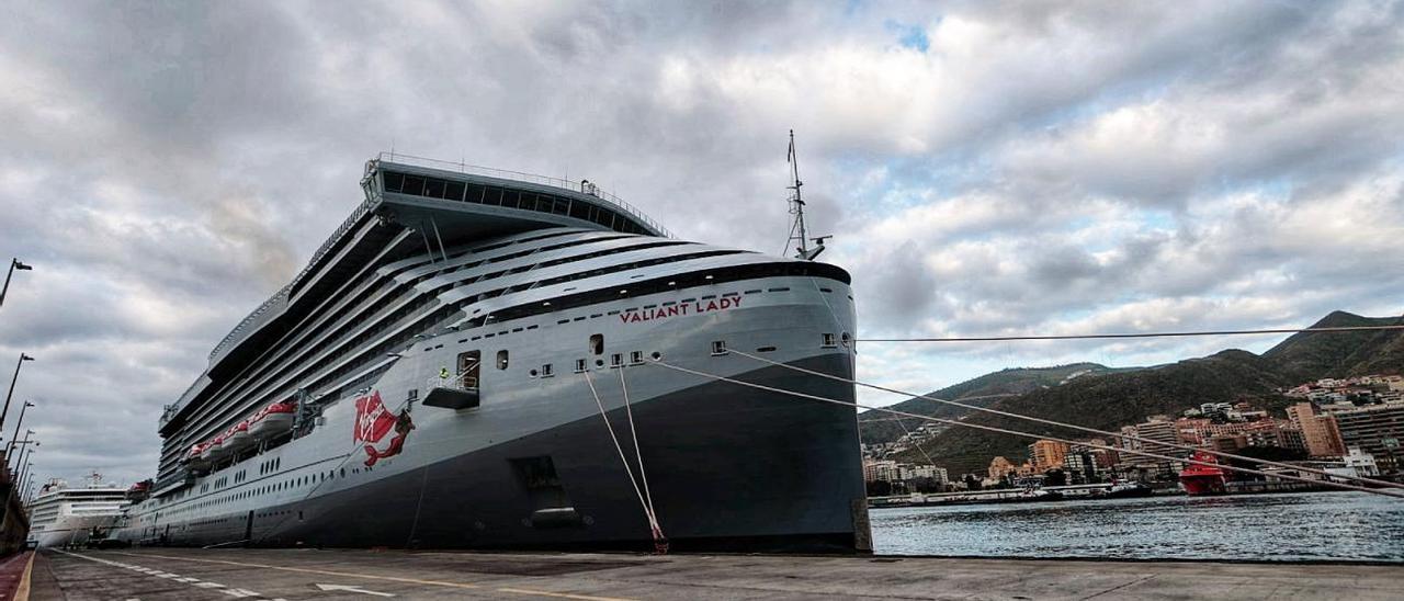 Llegada al Puerto de Santa Cruz de Tenerife del crucero &#039;Valiant Lady&#039;.