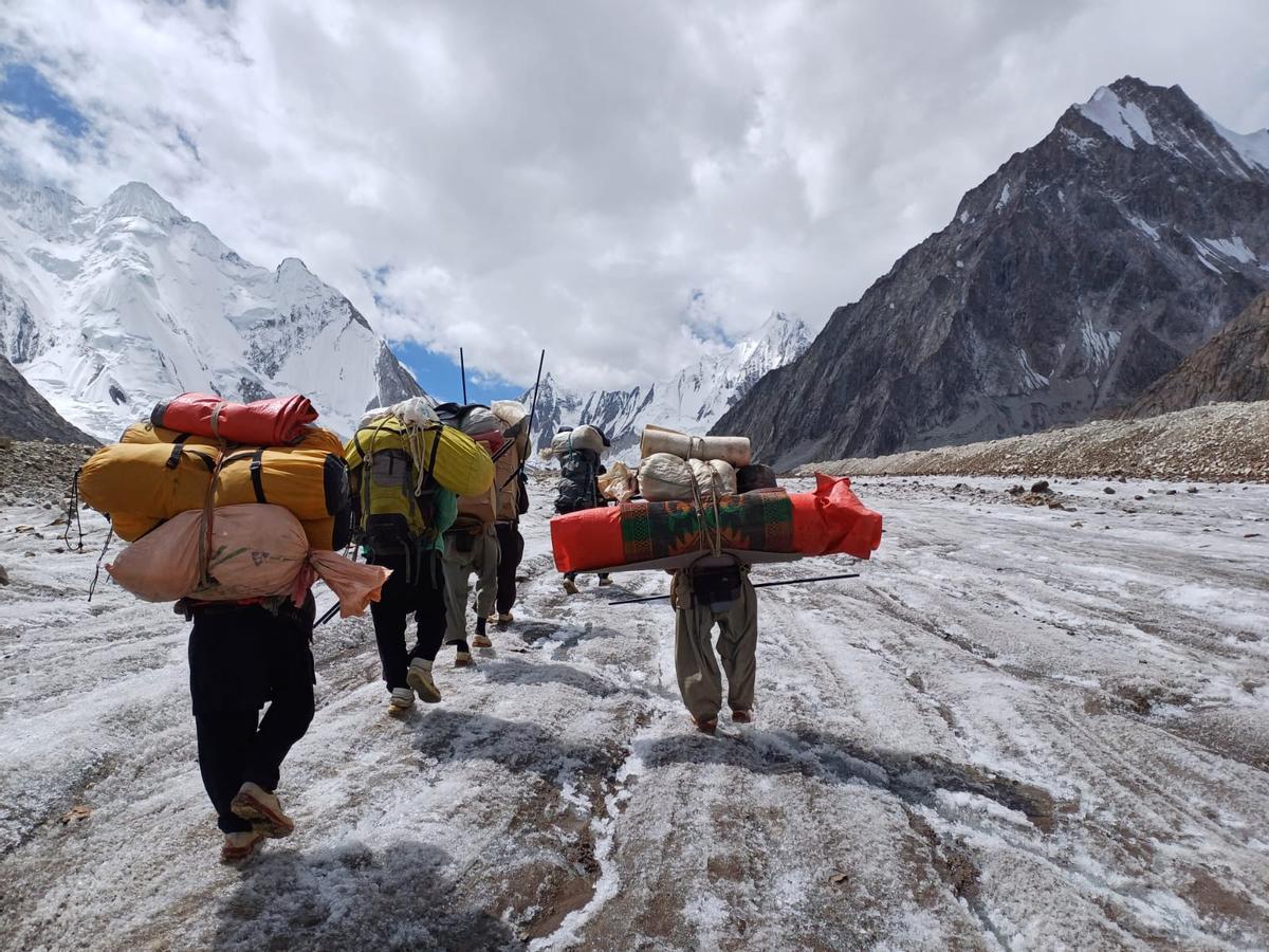 Cordada de Nieves Gil y Lucía Guichot en La Torre Sin Nombre del Karakórum