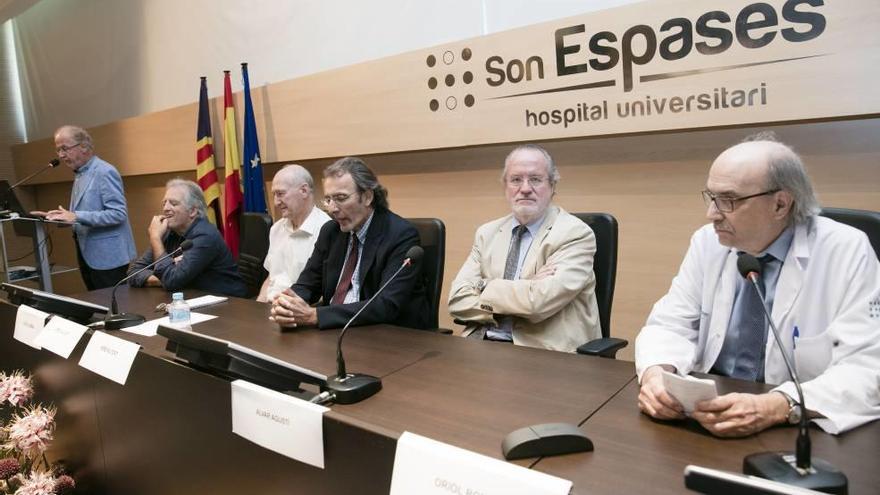 Félix Grases, Joan Llobera, Jordi Lalucat, Pere Riutort, Àlvar Agustí y Oriol Bonnín. Antoni Gelabert intervino mediante vídeoconferencia.