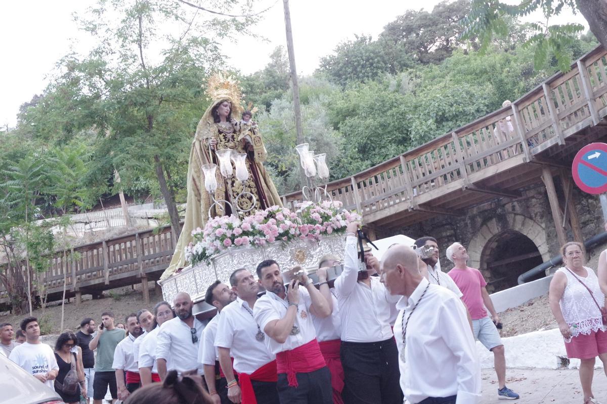 Traslado de la Virgen del Carmen de Olías a la Iglesia de San Vicente Ferrer